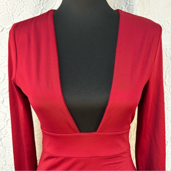 Deep V-Neck Long Sleeve Mini Red Dress with Cut out Back (M) - Picture 2 of 11